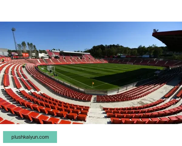 热门足球话题分析：各大俱乐部表现逐渐趋于稳定